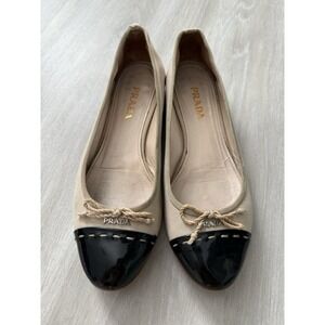 Prada Cap Toe Ballet Flats Beige Canvas Black Patent‎ Leather Bow Detail sz 8